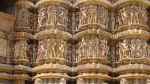 Dekoracja fasady - reliefy Wisznu w otoczeniu apsar i surasundari