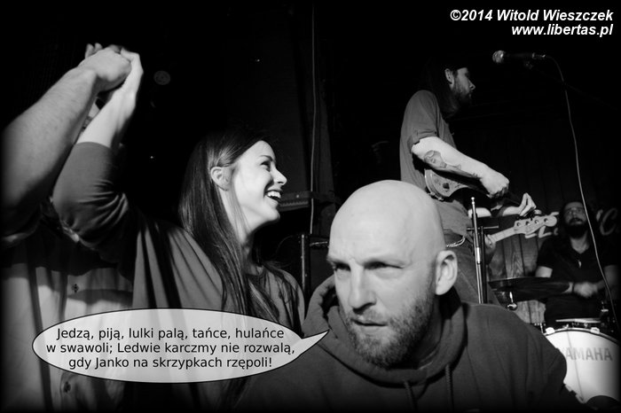 Jedzą, piją, lulki palą...