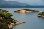 Zatoka w Ksamil (Albania), w tle wyspa Korfu