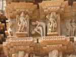 Dekoracja fasady - mithuny w scenach erotycznych